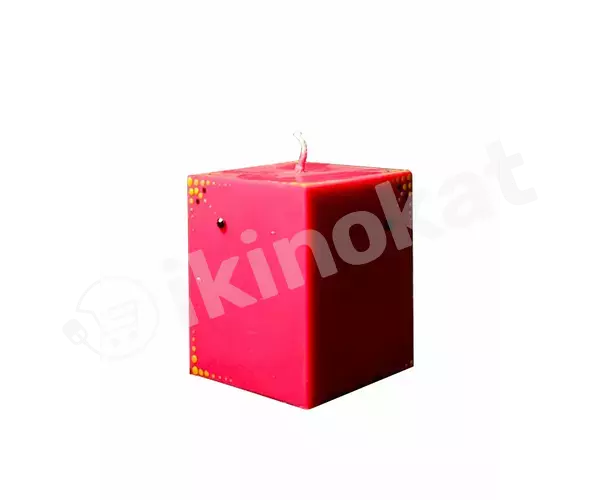 Свеча красная квадратная с росписью  